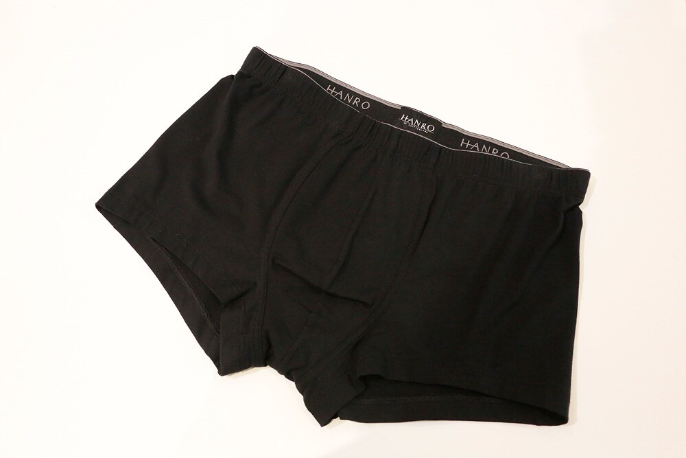 「COTTON SUPERIOR」メンズパンツ(コットン93%、ポリウレタン7%) ¥6,600(税込)