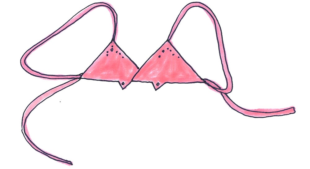 1930年代のシルクのピンク色の三角形の布を2枚つなぎ合わせ肩紐をつけた形の下着
