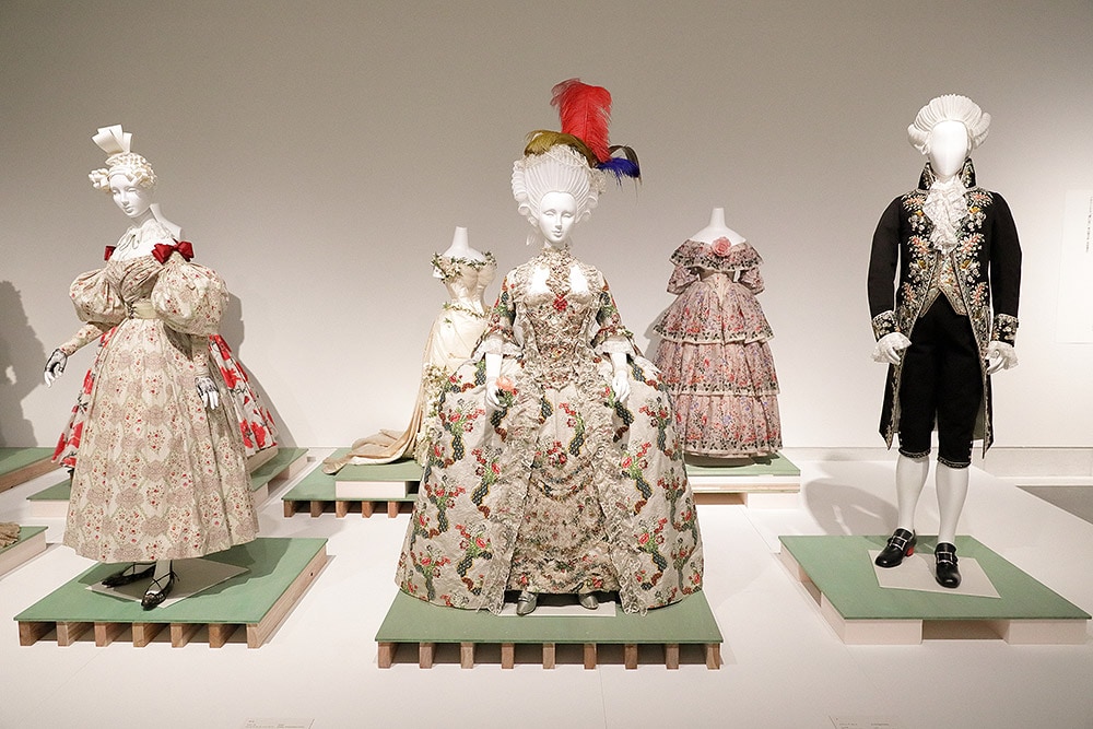 京都国立近代美術館『LOVE ファッション—私を着がえるとき』展示の見どころ