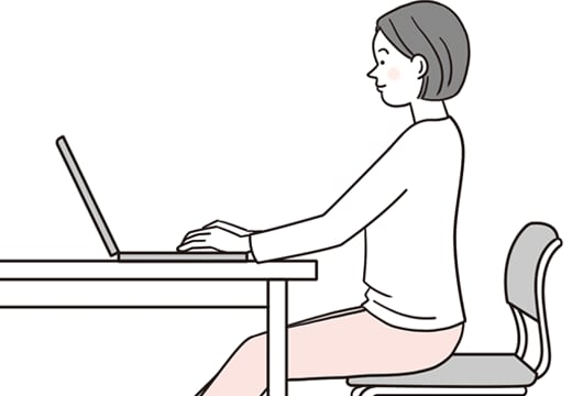 デスクワーク中に｜椅子に座りながらウォーキング