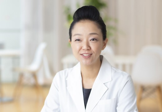 内から外から、髪に油分を補う新習慣を
